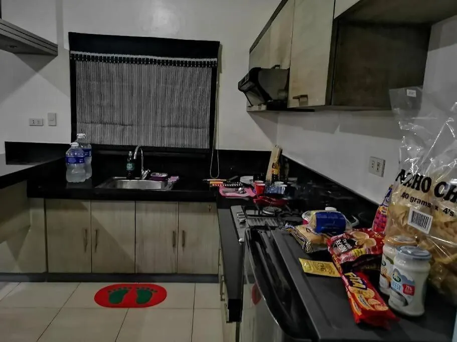 Villa Full House With 4Br Near Sm Mall And Walking Street Angeles Philippines